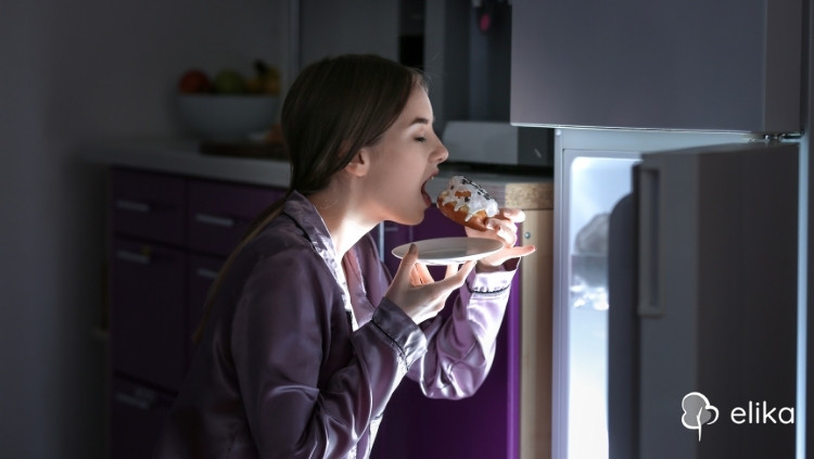 Kadınlarda Gece Atıştırmaları: Sağlıklı Alternatifler